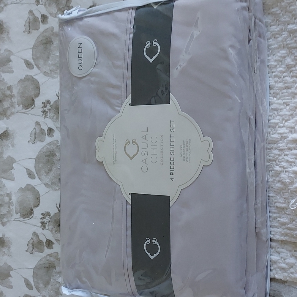 New in package Casual Chic queen sheet set
